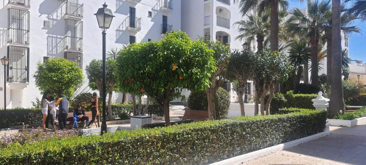 Apartamentos Sabinillas 圣路易斯·德·萨比尼尔 外观 照片
